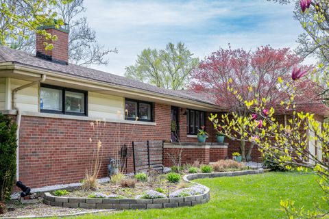 Tiny photo for 1104 S Westlawn Avenue, Champaign, IL 61821 (MLS # 12615990)