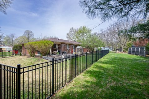 Tiny photo for 1104 S Westlawn Avenue, Champaign, IL 61821 (MLS # 12615990)