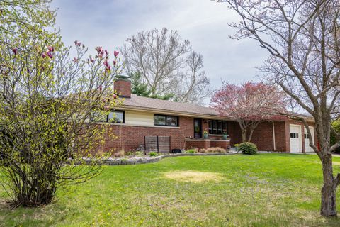 Tiny photo for 1104 S Westlawn Avenue, Champaign, IL 61821 (MLS # 12615990)