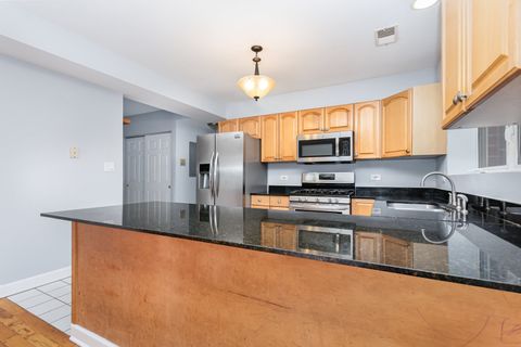 Tiny photo for 2217 W Farwell Avenue #2B, Chicago, IL 60645 (MLS # 12508745)
