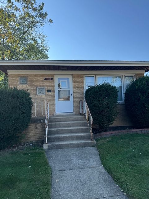 9858 S Muskegon Avenue Chicago IL 60617