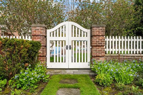 Tiny photo for 675 E Woodland Road, Lake Forest, IL 60045 (MLS # 12628777)