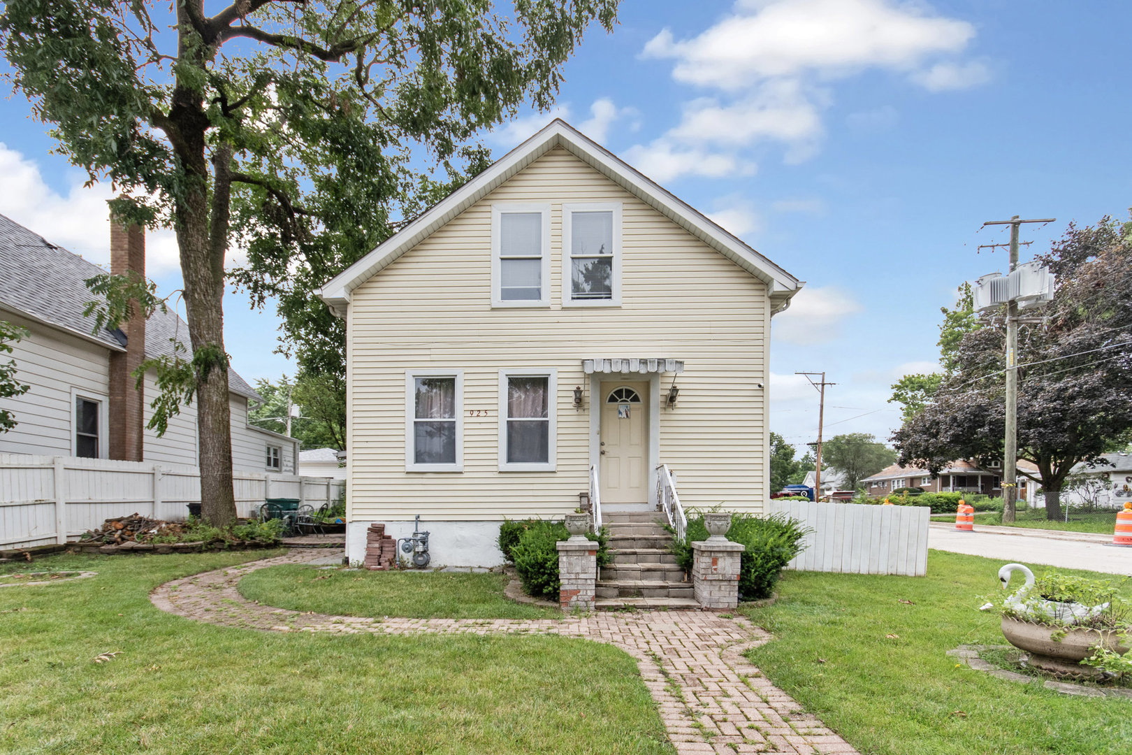 View Joliet, IL 60435 house