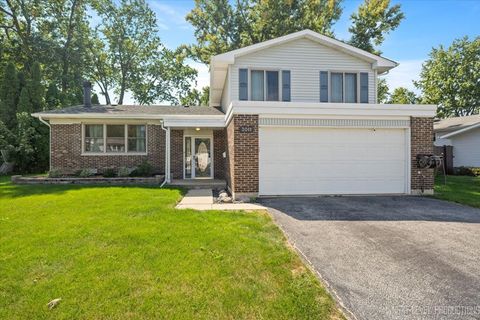 Tiny photo for 3011 Scenicwood Lane, Woodridge, IL 60517 (MLS # 12512554)