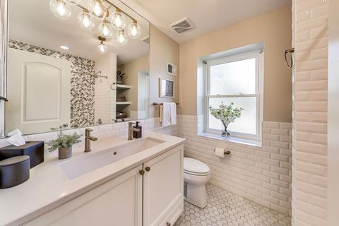 Tiny photo for 4003 Yorkshire Lane, Northbrook, IL 60062 (MLS # 12478414)