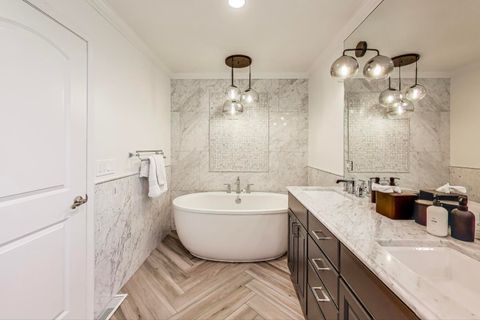 Tiny photo for 4003 Yorkshire Lane, Northbrook, IL 60062 (MLS # 12478414)