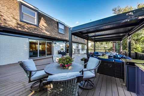 Tiny photo for 4003 Yorkshire Lane, Northbrook, IL 60062 (MLS # 12478414)