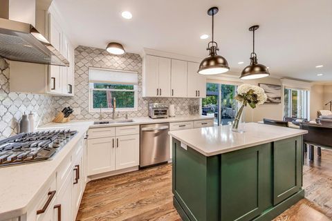 Tiny photo for 4003 Yorkshire Lane, Northbrook, IL 60062 (MLS # 12478414)