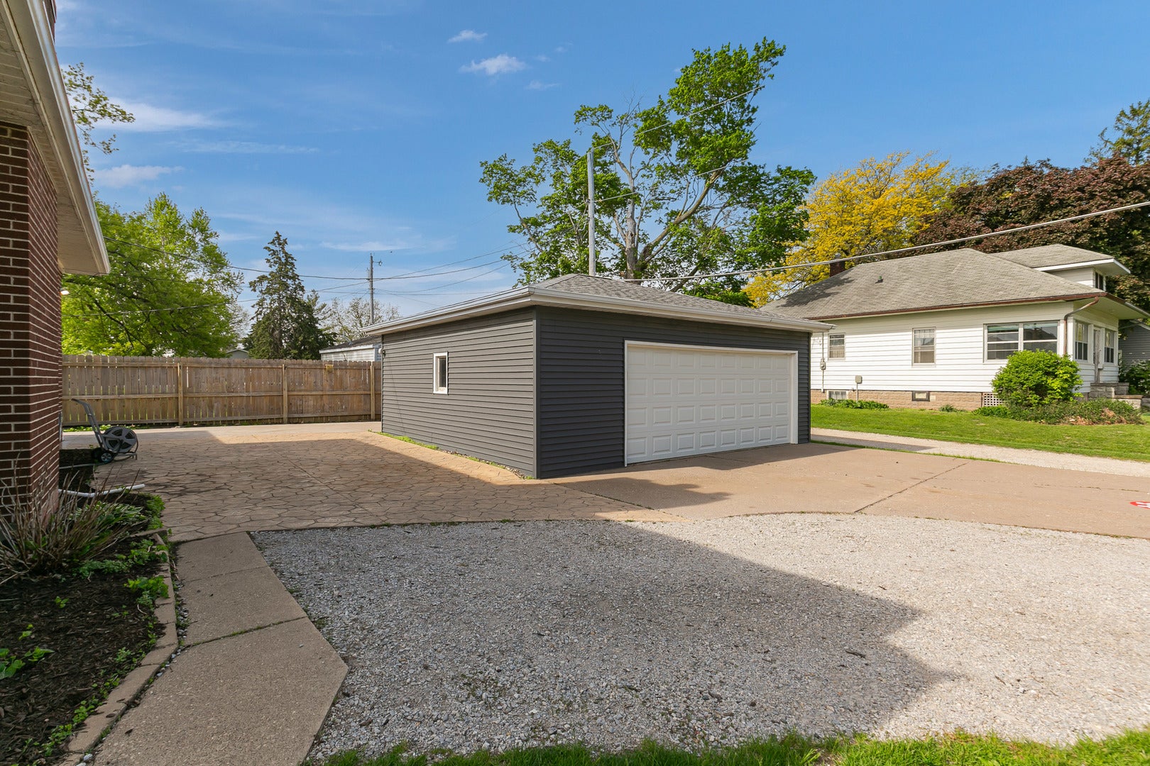 105 W Price Street