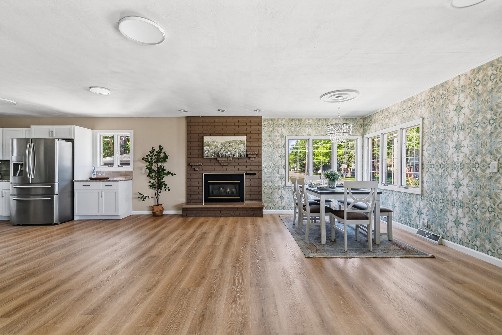 105 W Price Street