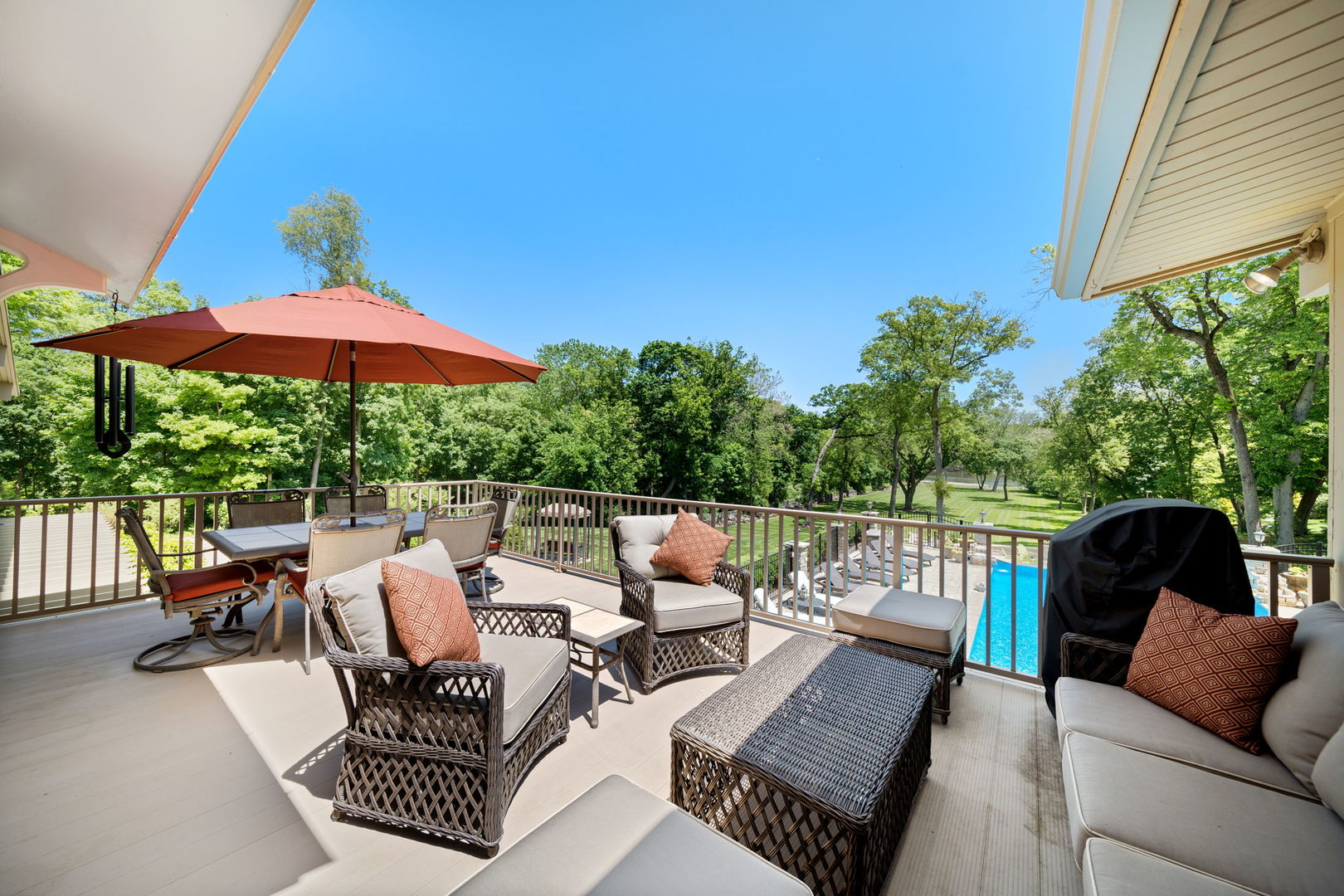 921 S Batavia Avenue