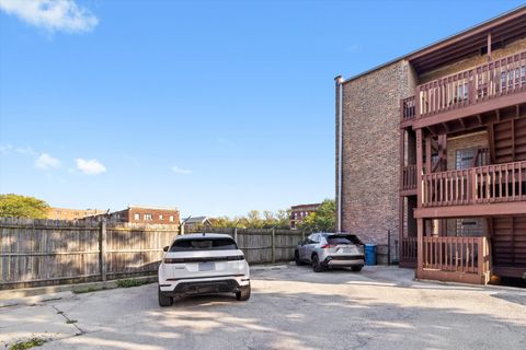 Tiny photo for 512 E Oakwood Boulevard #2, Chicago, IL 60653 (MLS # 12573882)