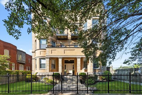 Photo of 512 E Oakwood Boulevard #2, Chicago, IL 60653 (MLS # 12573882)