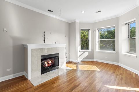 Tiny photo for 512 E Oakwood Boulevard #2, Chicago, IL 60653 (MLS # 12573882)