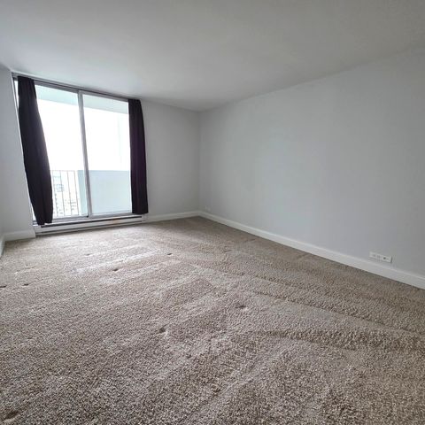 Tiny photo for 6033 N Sheridan Road #35F, Chicago, IL 60660 (MLS # 12524805)
