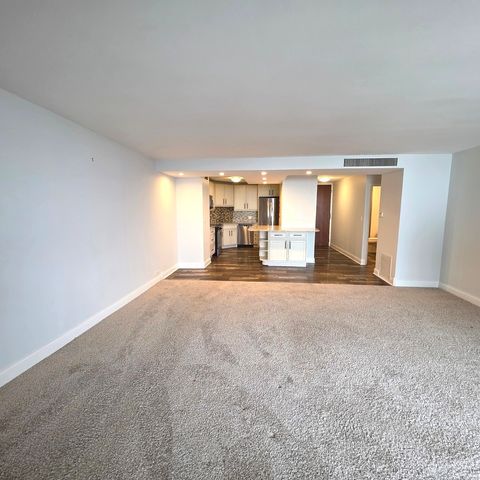 Tiny photo for 6033 N Sheridan Road #35F, Chicago, IL 60660 (MLS # 12524805)