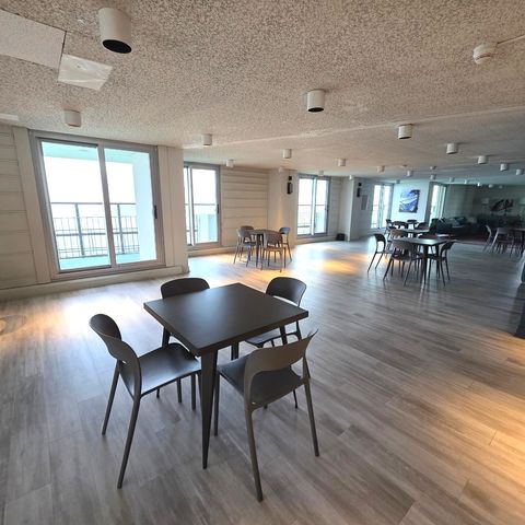 Tiny photo for 6033 N Sheridan Road #35F, Chicago, IL 60660 (MLS # 12524805)