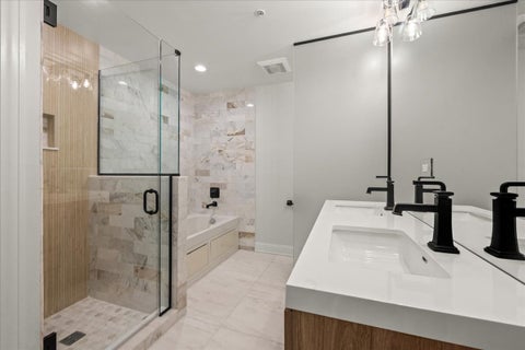 Tiny photo for 695 Roger Williams Avenue #301, Highland Park, IL 60035 (MLS # 12773655)