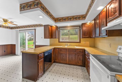 Tiny photo for 1321 Terrace Park Drive, Bettendorf, IA 52722 (MLS # 12609509)