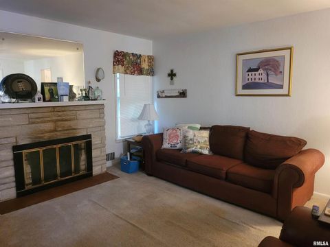 Tiny photo for 17315 N Old Salem Lane, Mt Vernon, IL 62864 (MLS # EB460154)