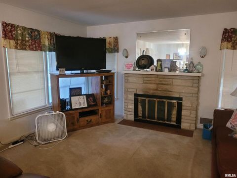 Tiny photo for 17315 N Old Salem Lane, Mt Vernon, IL 62864 (MLS # EB460154)