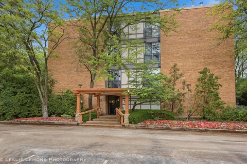Photo of 1833 Four Lakes Avenue #3M, Lisle, IL 60532 (MLS # 12673348)