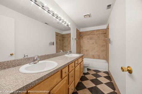 Tiny photo for 1833 Four Lakes Avenue #3M, Lisle, IL 60532 (MLS # 12673348)
