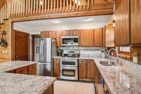 Tiny photo for 200 Wildwood Lane, Fox River Grove, IL 60021 (MLS # 12625329)