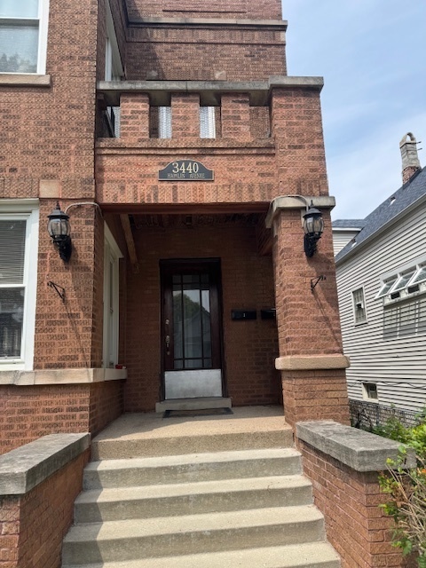 3438 N Hamlin Avenue