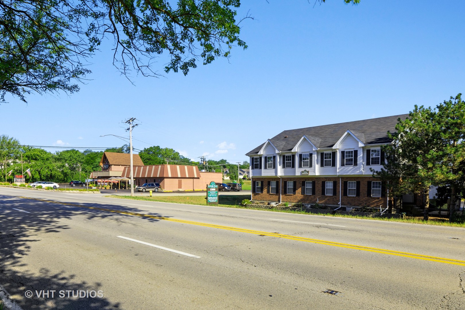 27W140 Roosevelt Road W