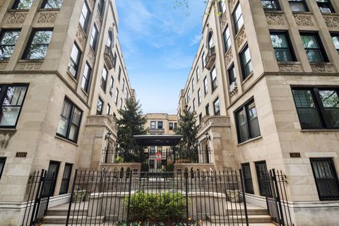 3602 N Pine Grove Avenue 2B Chicago IL 60613