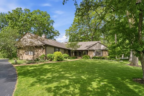 Photo of 206 Surrey Lane, Lincolnshire, IL 60045 (MLS # 12654809)