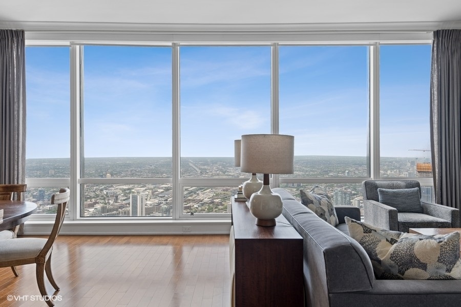 401 N Wabash Avenue 82B