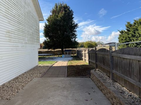 Tiny photo for 729 River Edge Circle, Ottawa, IL 61350 (MLS # 12498639)