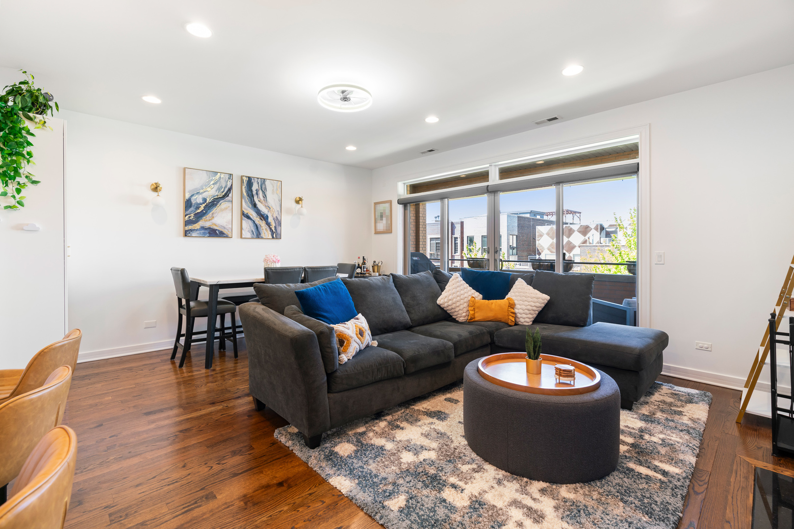 1425 W Grand Avenue 3E