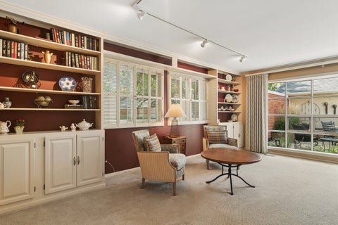 Tiny photo for 4 Stuart On Oxford Street, Rolling Meadows, IL 60008 (MLS # 12746455)