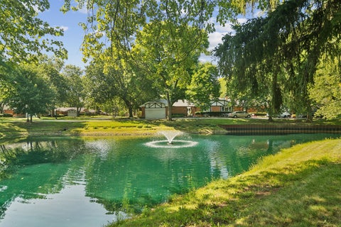 Tiny photo for 4 Stuart On Oxford Street, Rolling Meadows, IL 60008 (MLS # 12746455)