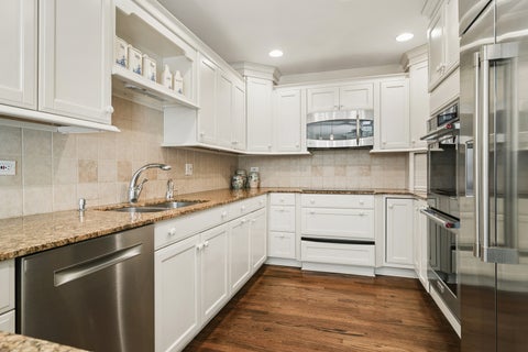 Tiny photo for 4 Stuart On Oxford Street, Rolling Meadows, IL 60008 (MLS # 12746455)