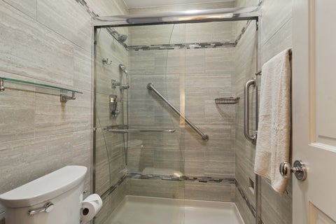 Tiny photo for 4 Stuart On Oxford Street, Rolling Meadows, IL 60008 (MLS # 12746455)
