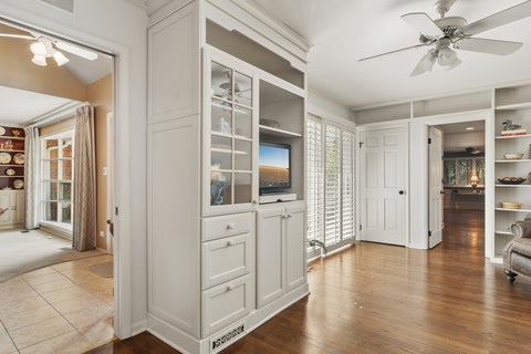 Tiny photo for 4 Stuart On Oxford Street, Rolling Meadows, IL 60008 (MLS # 12746455)