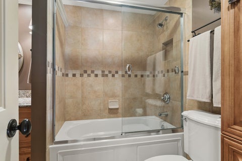 Tiny photo for 4 Stuart On Oxford Street, Rolling Meadows, IL 60008 (MLS # 12746455)