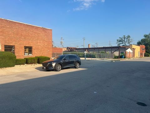 Tiny photo for 551 Hyde Park Avenue, Hillside, IL 60162 (MLS # 12436077)