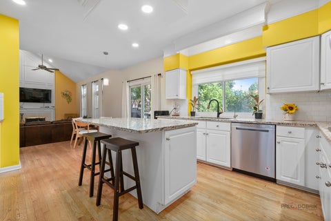 Tiny photo for 1121 Williamsburg Circle, Grayslake, IL 60030 (MLS # 12746211)