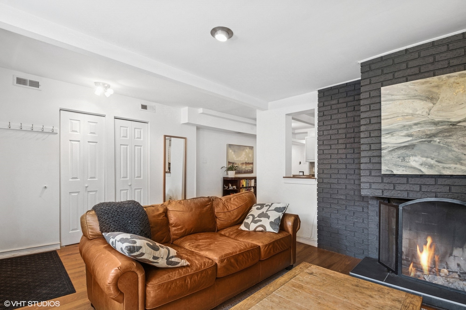 1048 W Byron Street G