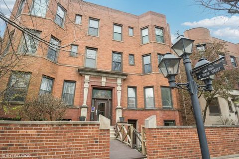 1048 W Byron Street G Chicago IL 60613