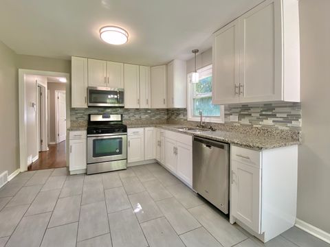 Tiny photo for 618 E 159TH Place, South Holland, IL 60473 (MLS # 12428426)