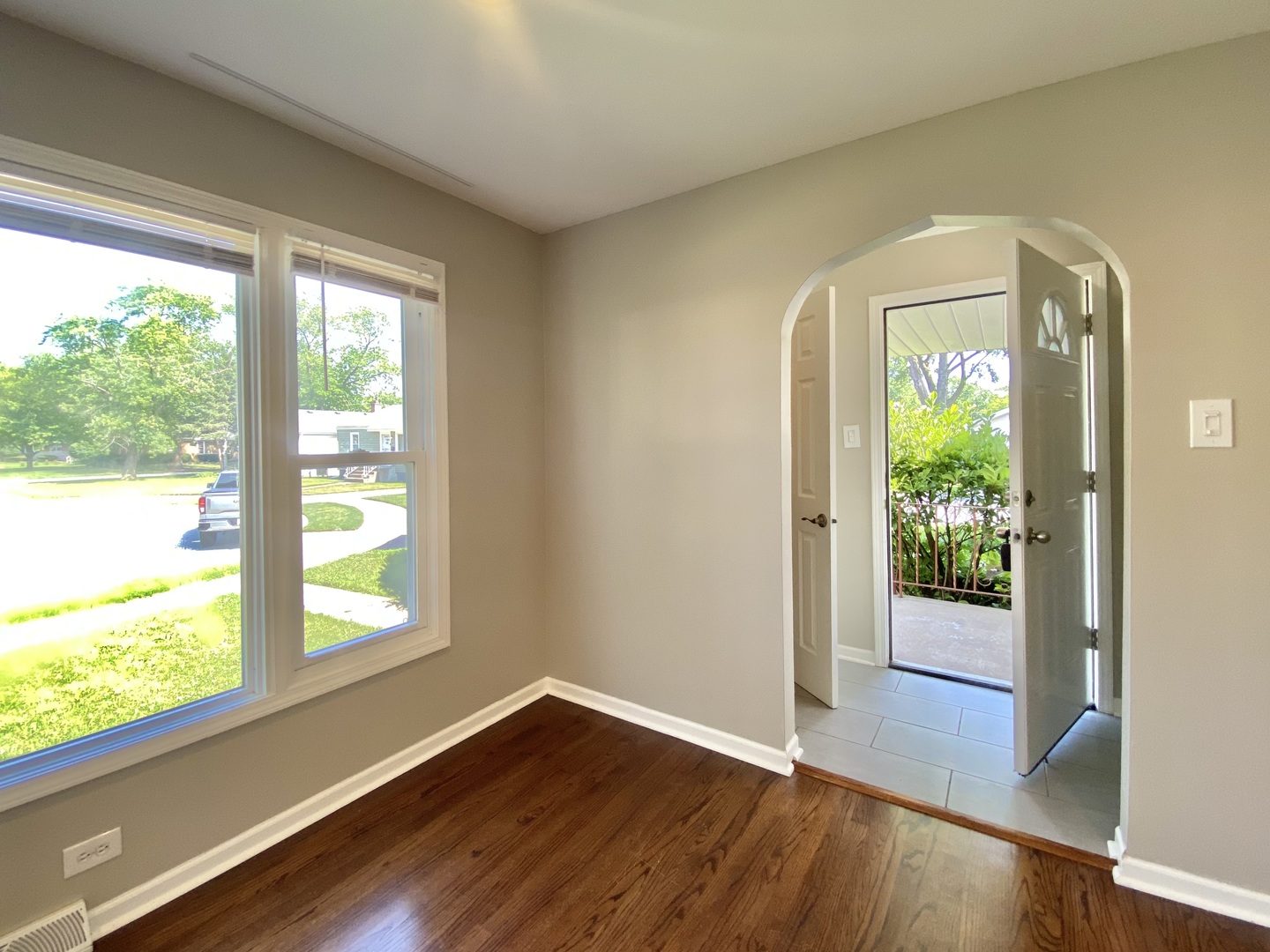 618 E 159TH Place