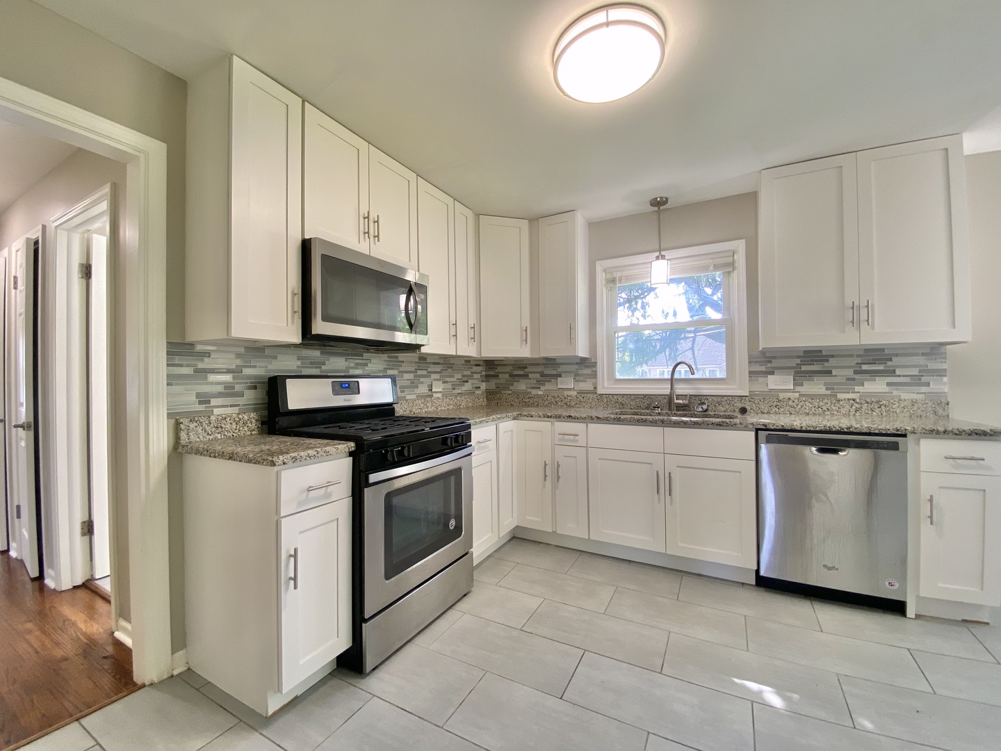 618 E 159TH Place