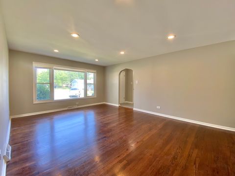 Tiny photo for 618 E 159TH Place, South Holland, IL 60473 (MLS # 12428426)