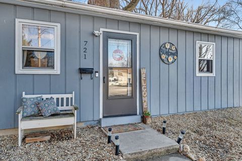 Tiny photo for 721 Lincoln Street, Morris, IL 60450 (MLS # 12566868)
